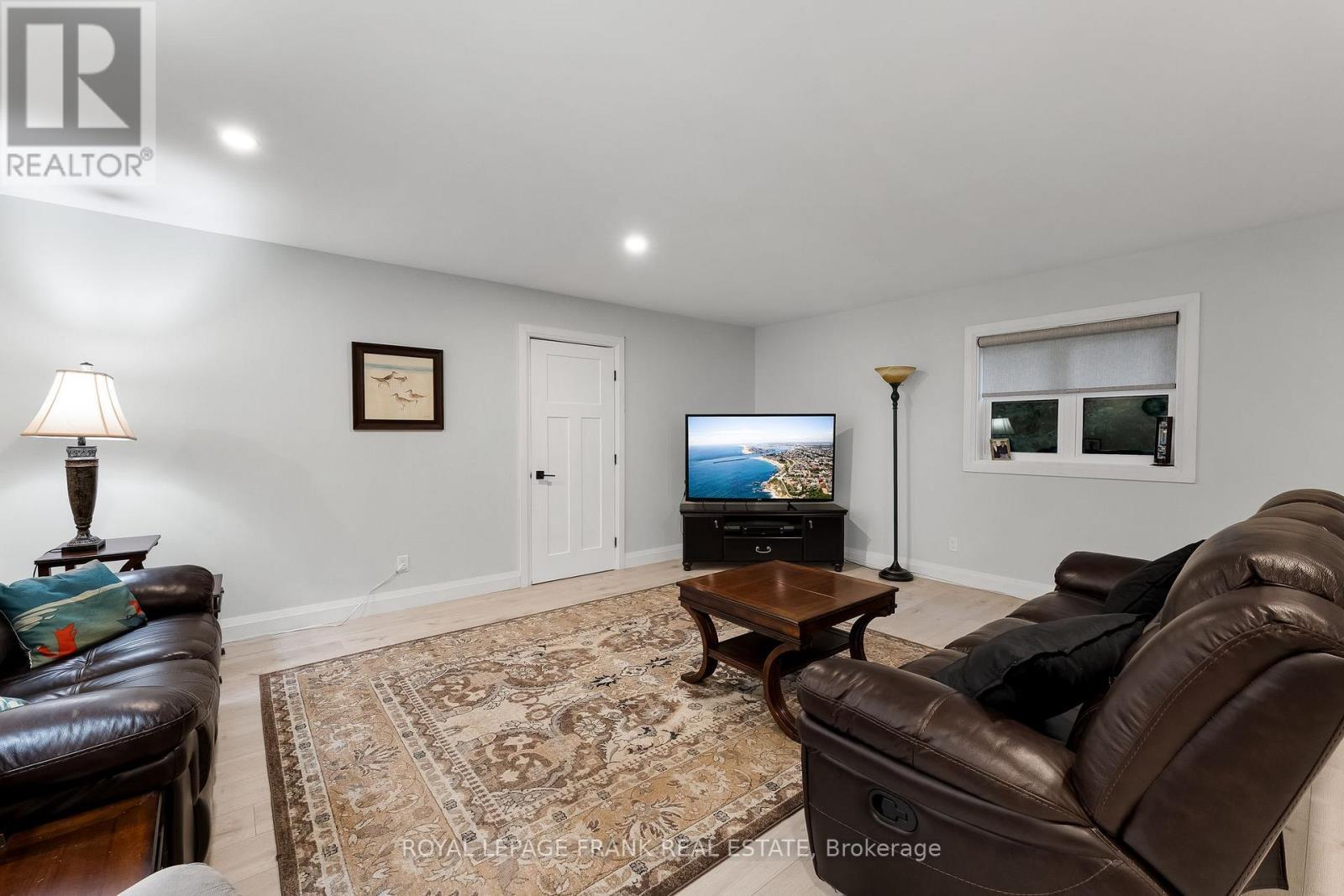 












975 RAY ROAD

,
Centre Hastings,




Ontario
K0K2K0

