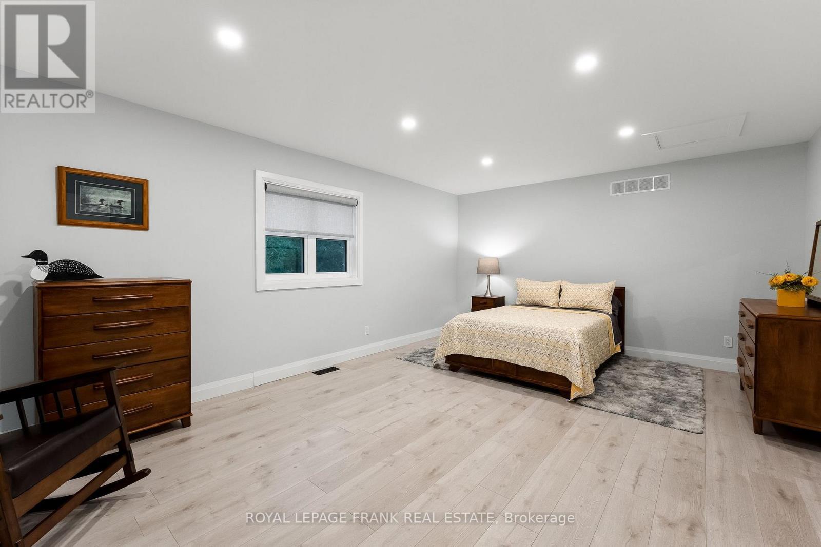 












975 RAY ROAD

,
Centre Hastings,




Ontario
K0K2K0


