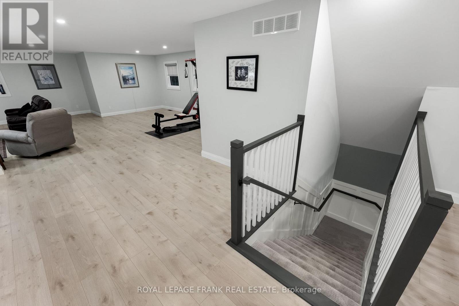 












975 RAY ROAD

,
Centre Hastings,




Ontario
K0K2K0

