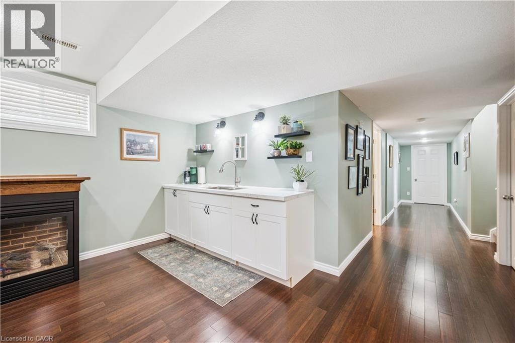 












111 MUSCOVEY Drive

,
Elmira,




Ontario
N3B3P7

