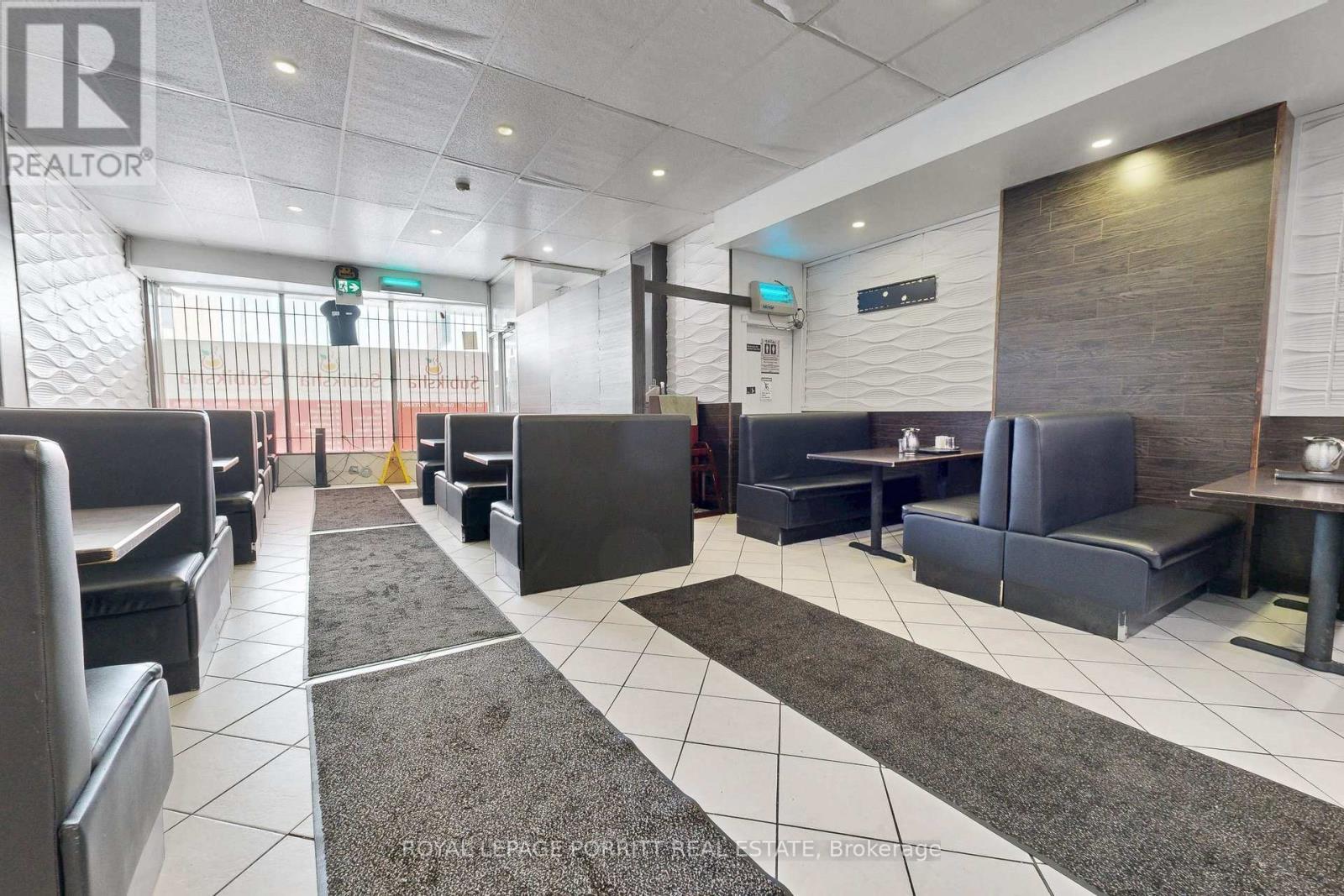 












2633 EGLINTON AVENUE E

,
Toronto,




Ontario
M1K2S2

