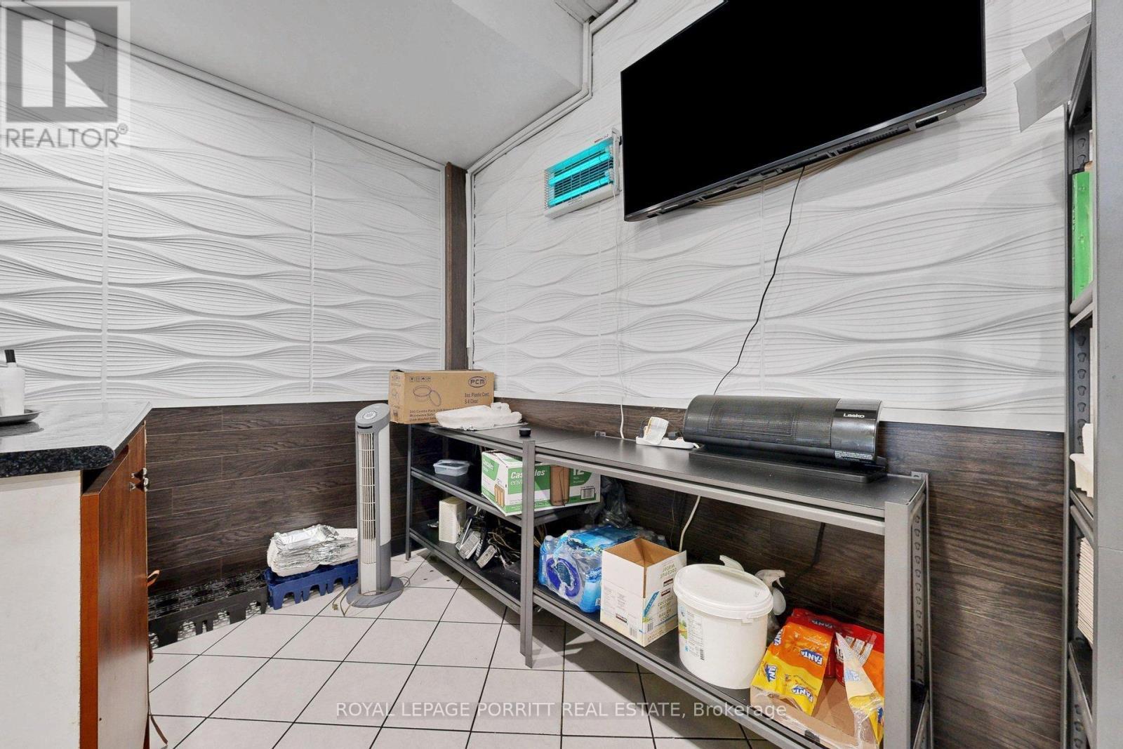 












2633 EGLINTON AVENUE E

,
Toronto,




Ontario
M1K2S2

