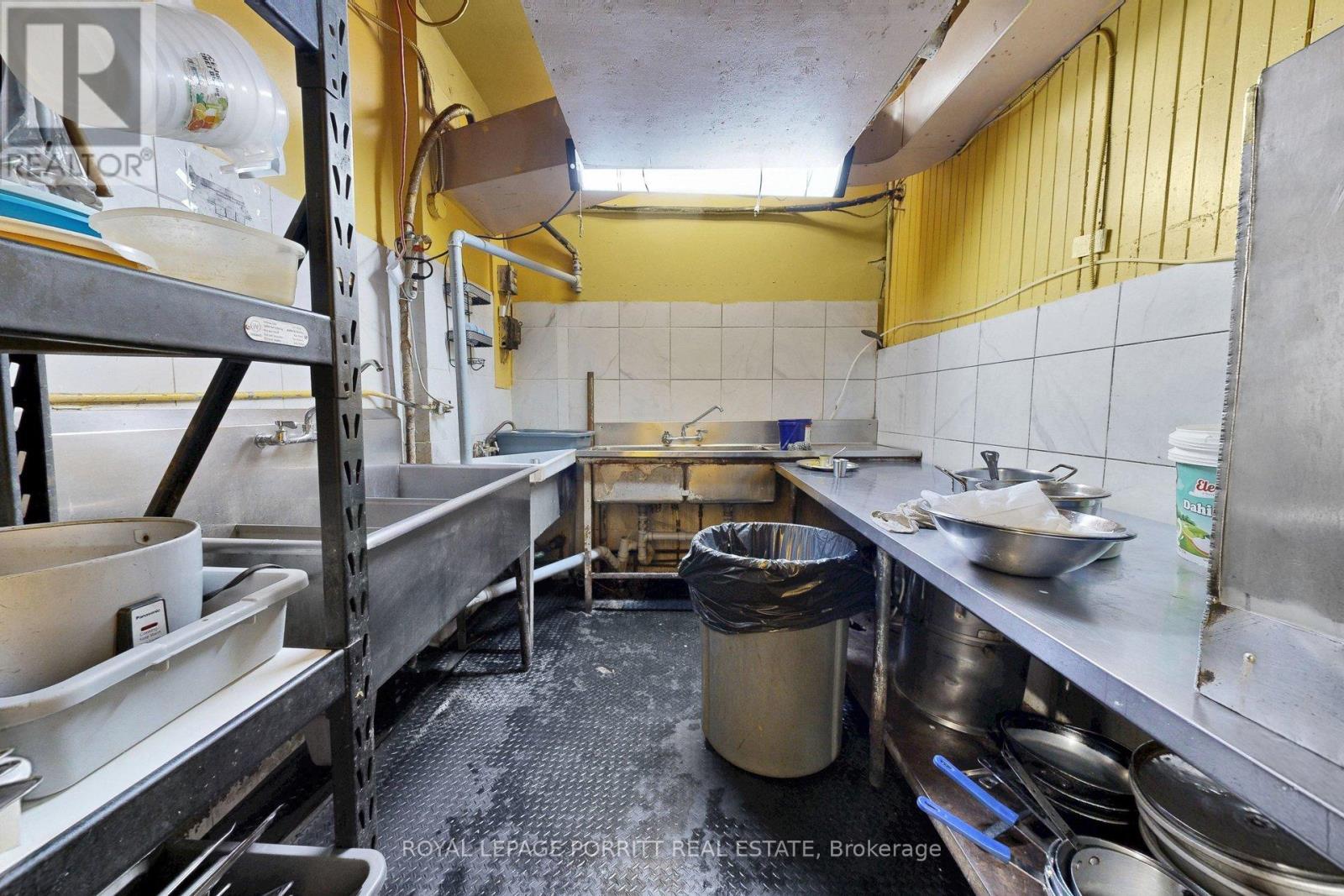 












2633 EGLINTON AVENUE E

,
Toronto,




Ontario
M1K2S2


