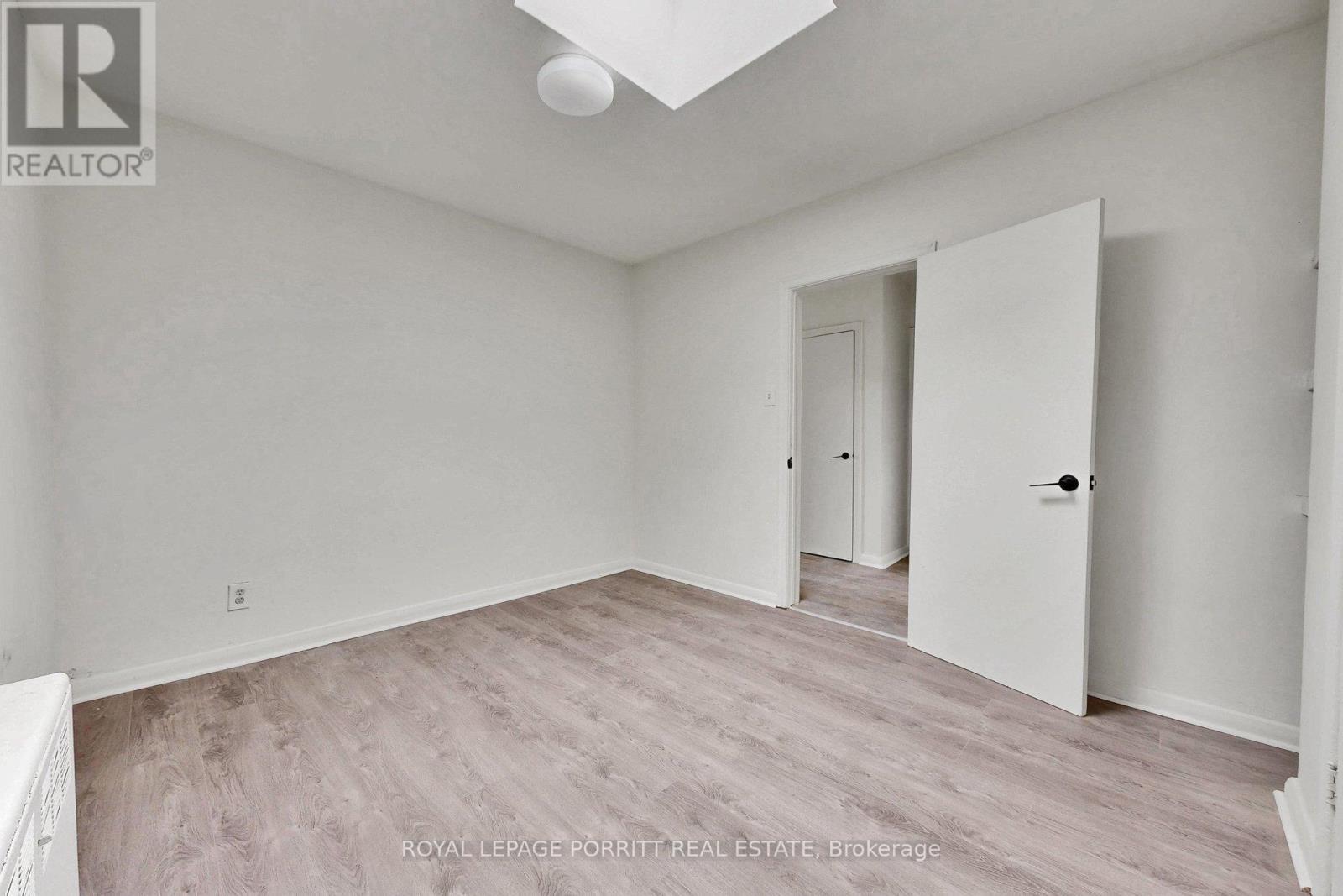 












2633 EGLINTON AVENUE E

,
Toronto,




Ontario
M1K2S2

