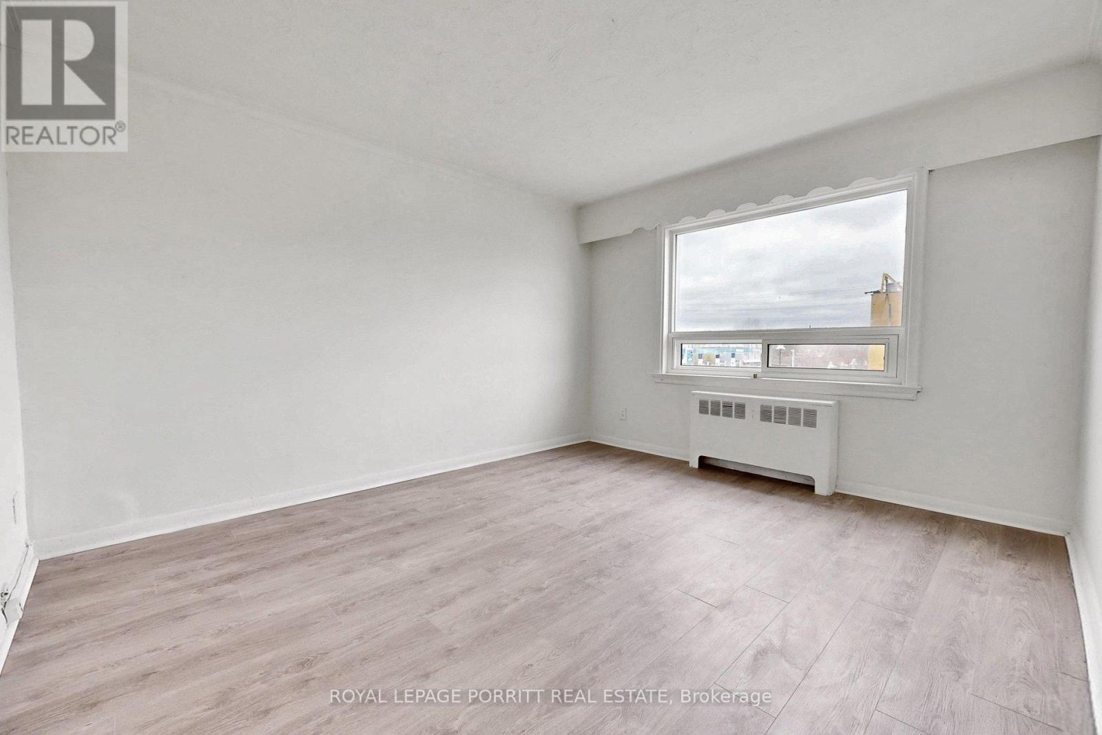 












2633 EGLINTON AVENUE E

,
Toronto,




Ontario
M1K2S2

