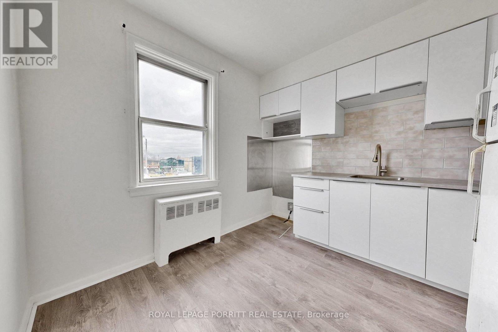 












2633 EGLINTON AVENUE E

,
Toronto,




Ontario
M1K2S2

