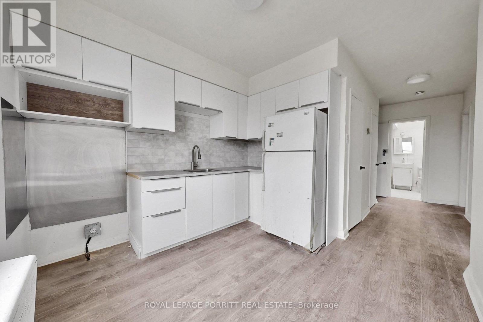 












2633 EGLINTON AVENUE E

,
Toronto,




Ontario
M1K2S2


