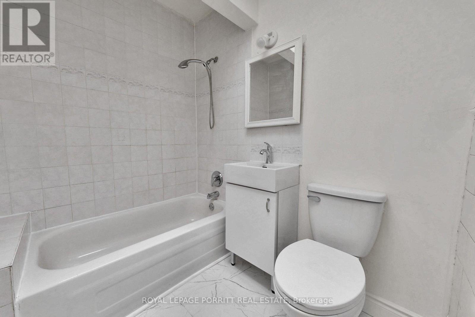 












2633 EGLINTON AVENUE E

,
Toronto,




Ontario
M1K2S2

