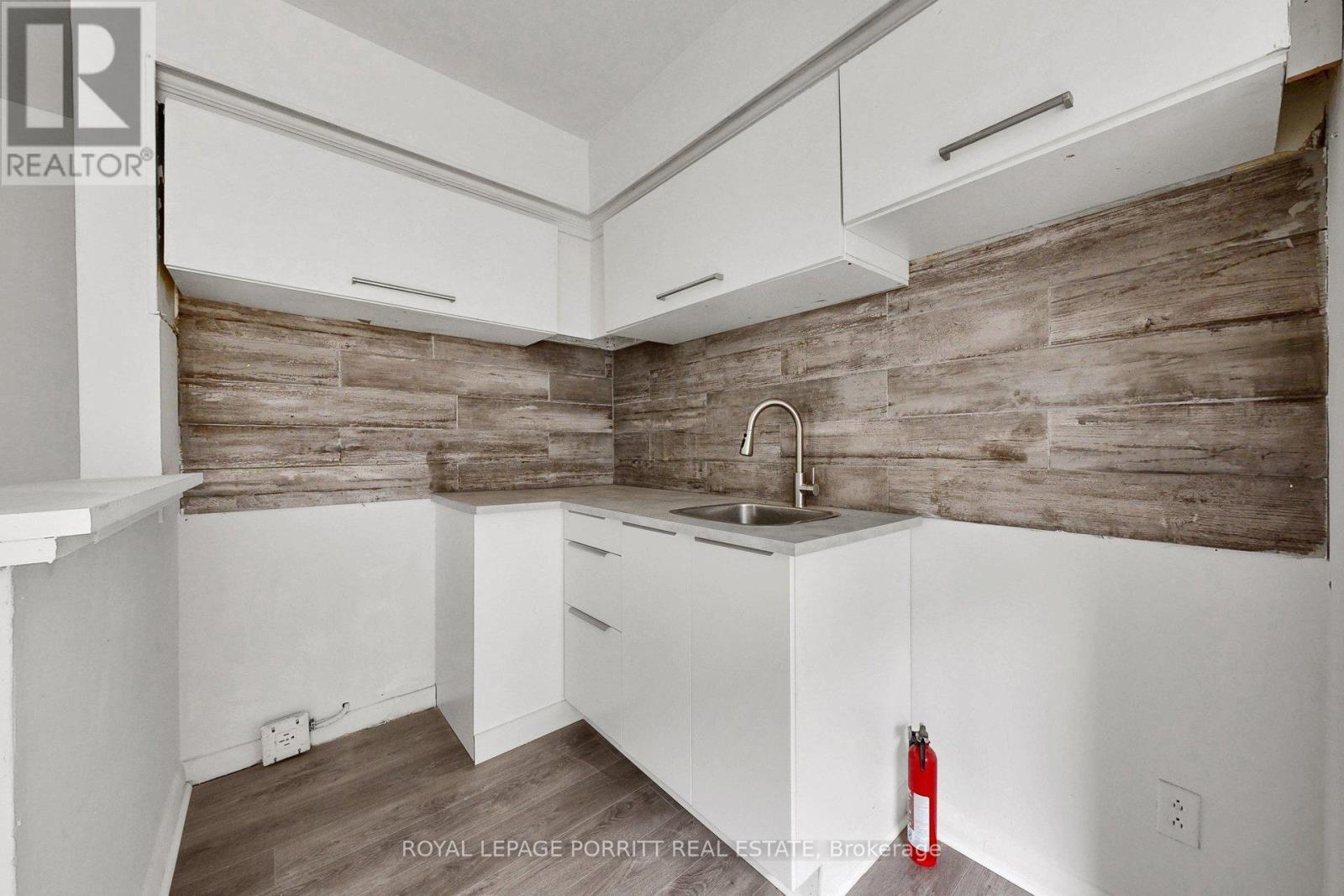 












2633 EGLINTON AVENUE E

,
Toronto,




Ontario
M1K2S2

