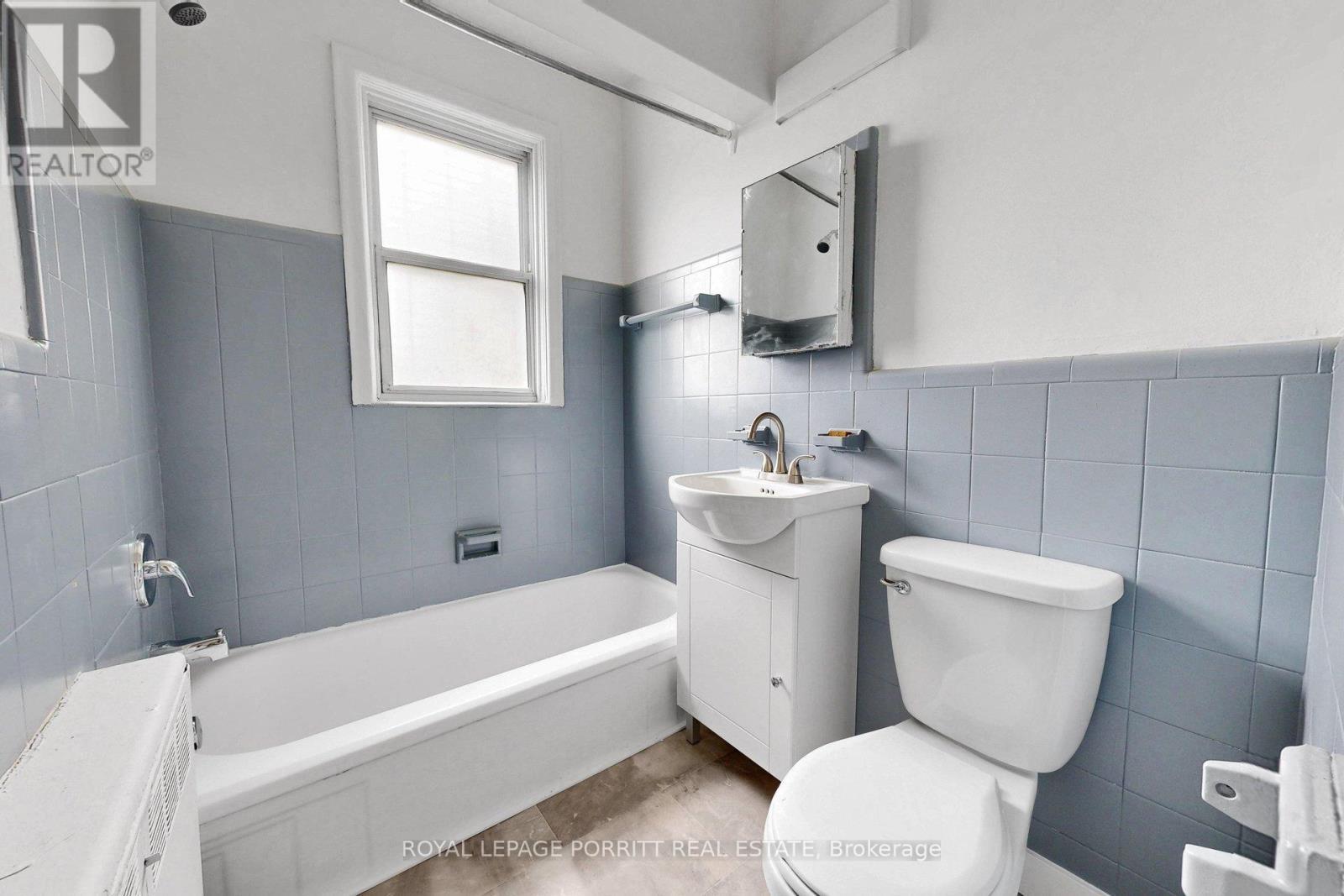 












2633 EGLINTON AVENUE E

,
Toronto,




Ontario
M1K2S2

