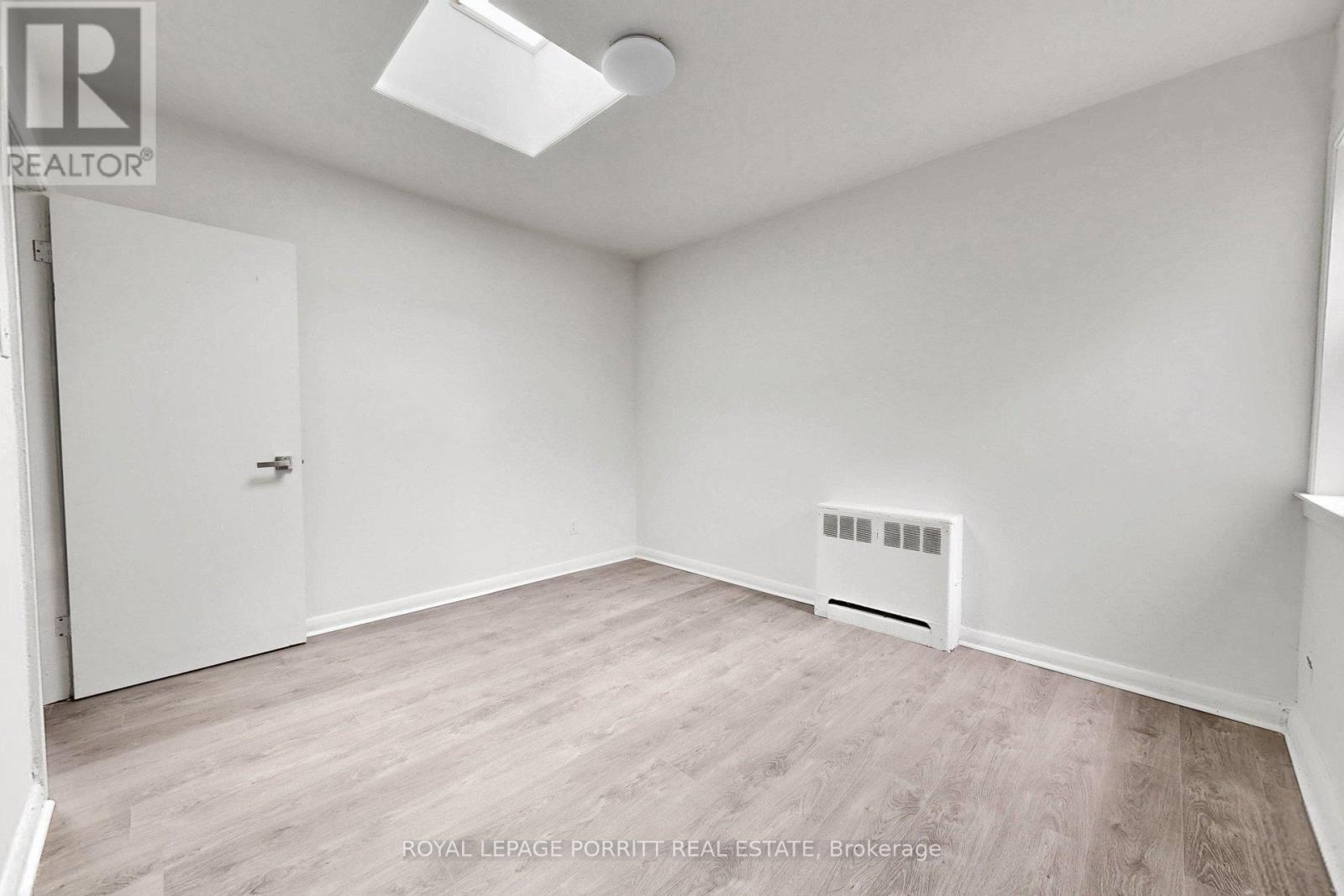 












2633 EGLINTON AVENUE E

,
Toronto,




Ontario
M1K2S2

