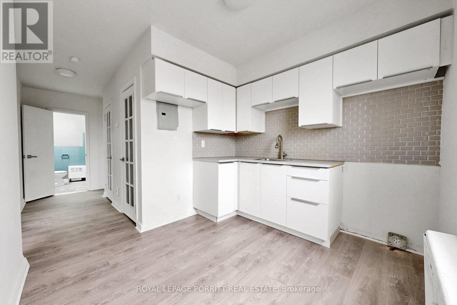 












2633 EGLINTON AVENUE E

,
Toronto,




Ontario
M1K2S2

