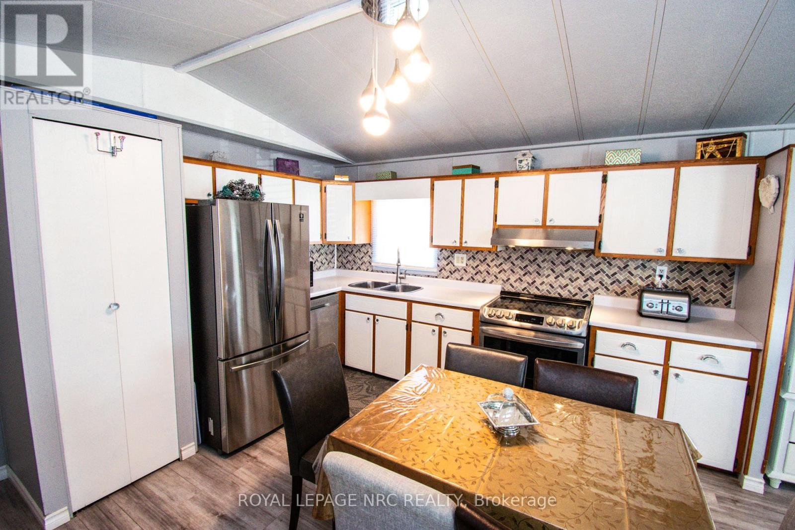 












83 - 3033 TOWNLINE ROAD

,
Fort Erie (Black Creek),




Ontario
L0S1S0

