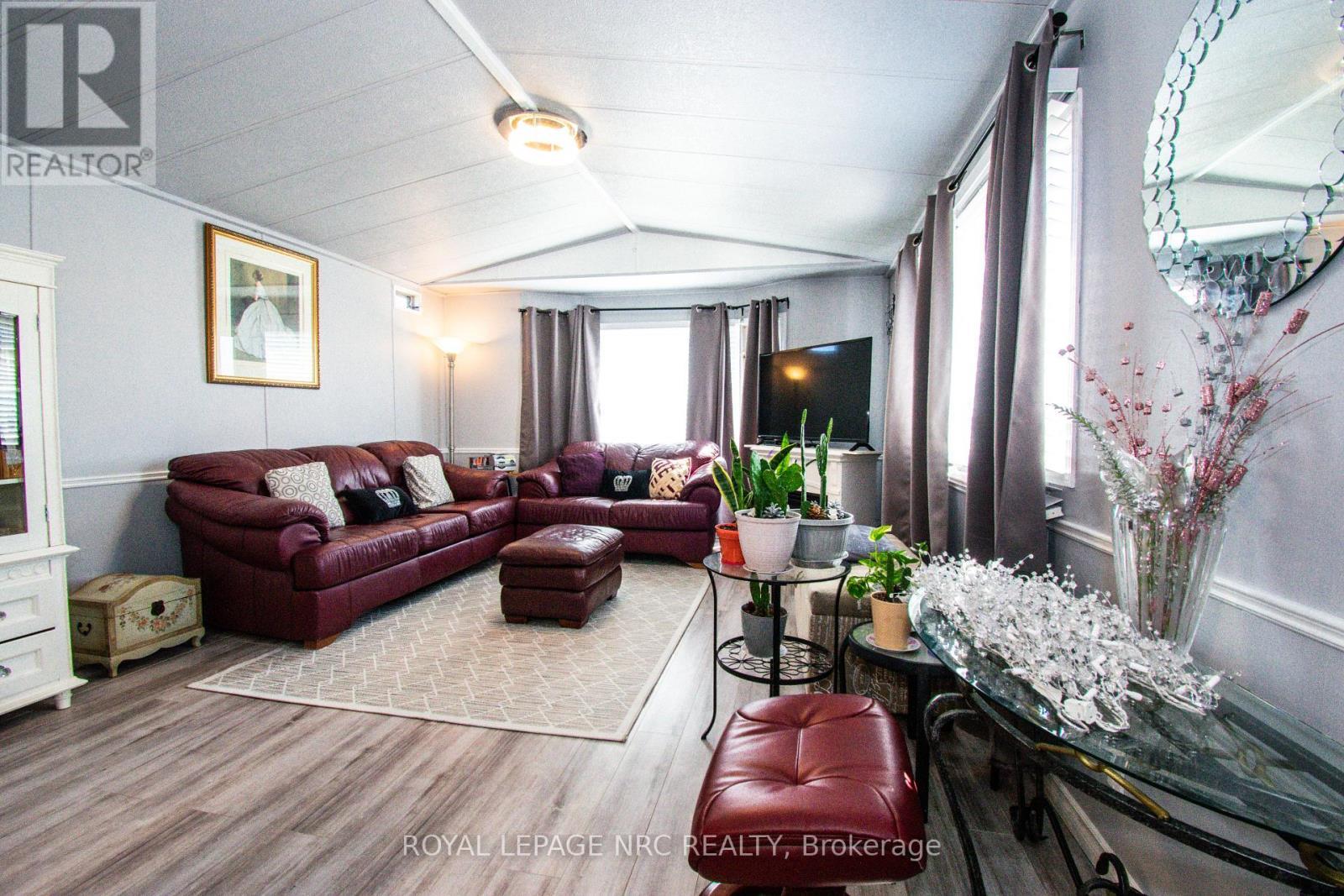 












83 - 3033 TOWNLINE ROAD

,
Fort Erie (Black Creek),




Ontario
L0S1S0

