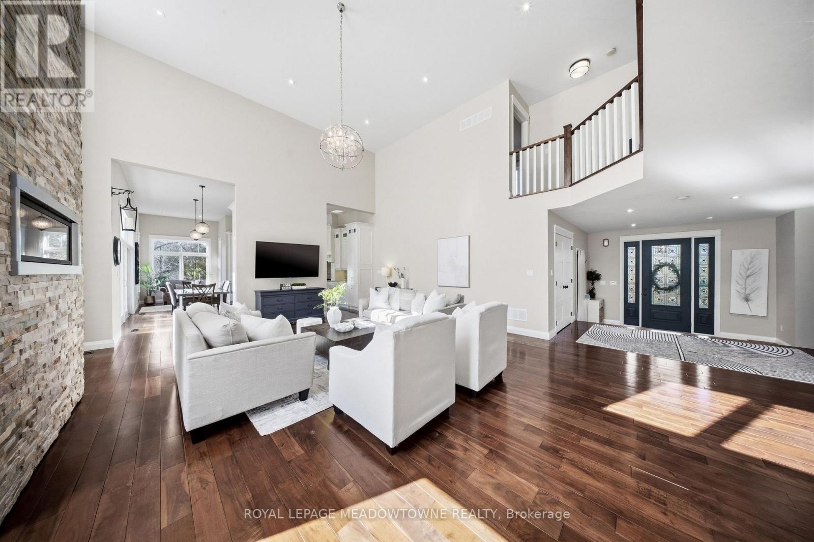 












254 MAIN STREET S

,
Halton Hills,




Ontario
L7G4S5

