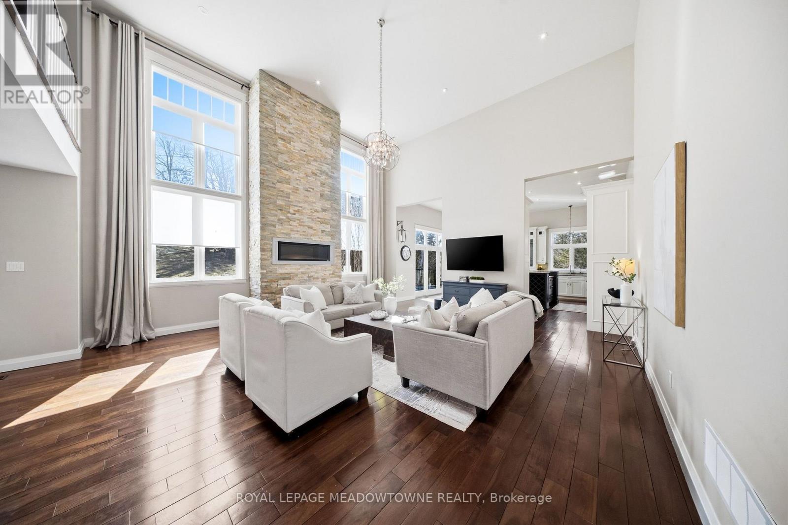 












254 MAIN STREET S

,
Halton Hills,




Ontario
L7G4S5

