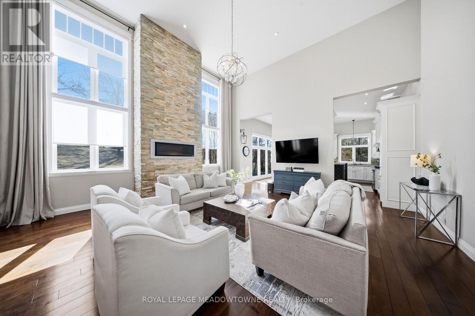 












254 MAIN STREET S

,
Halton Hills,




Ontario
L7G4S5

