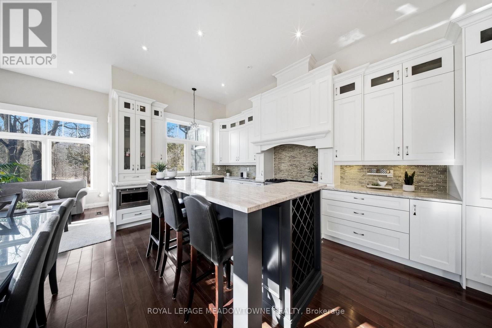 












254 MAIN STREET S

,
Halton Hills,




Ontario
L7G4S5

