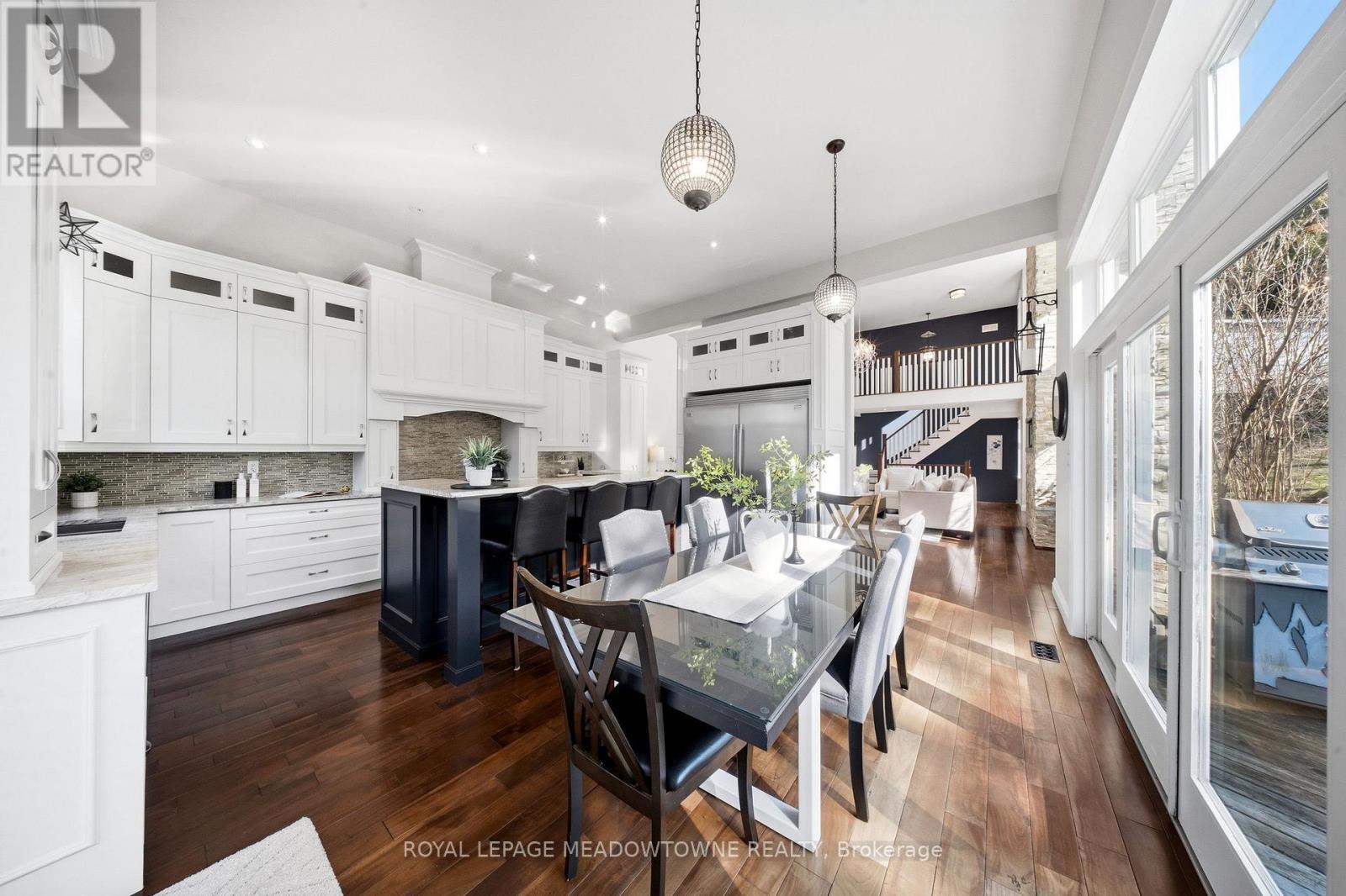 












254 MAIN STREET S

,
Halton Hills,




Ontario
L7G4S5

