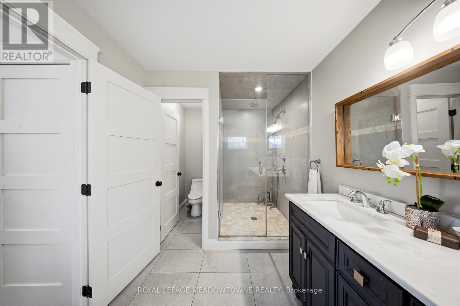 












254 MAIN STREET S

,
Halton Hills,




Ontario
L7G4S5

