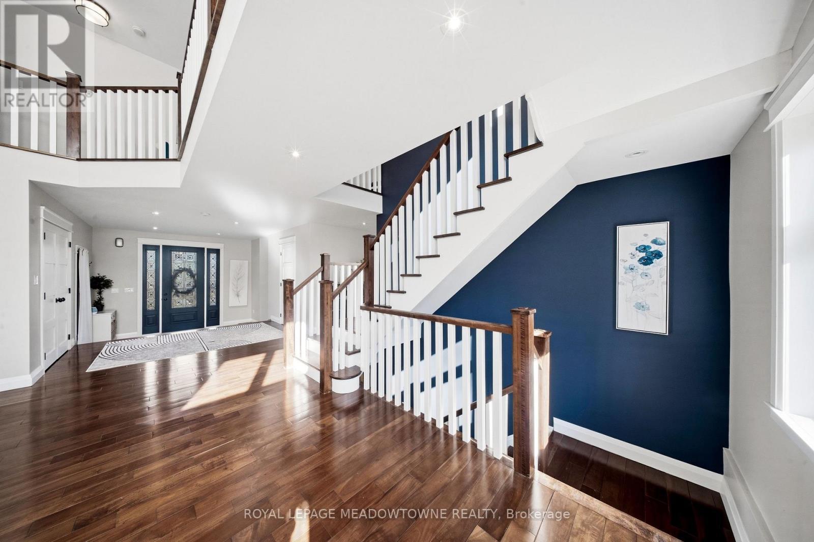 












254 MAIN STREET S

,
Halton Hills,




Ontario
L7G4S5


