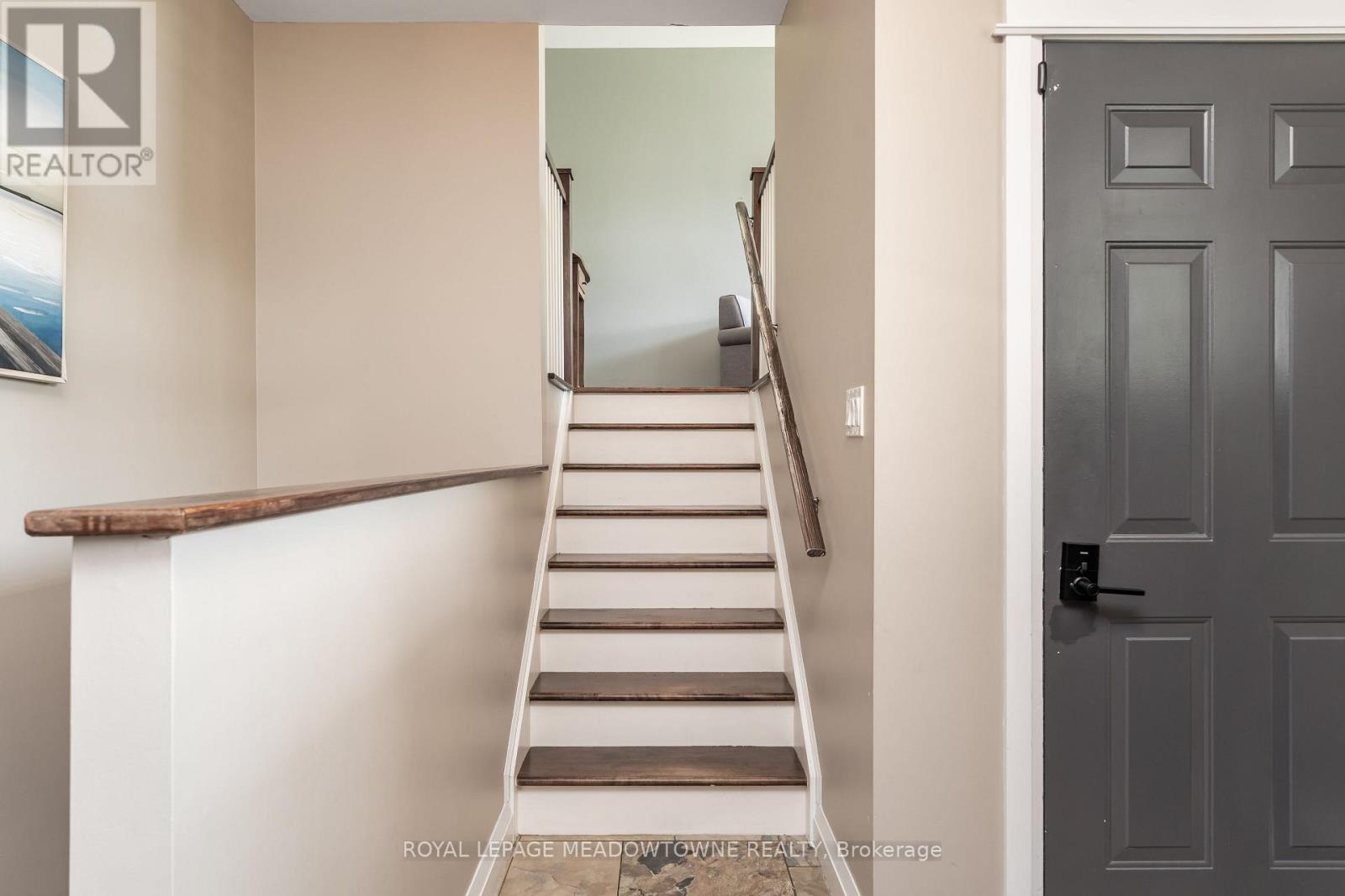 












254 MAIN STREET S

,
Halton Hills,




Ontario
L7G4S5

