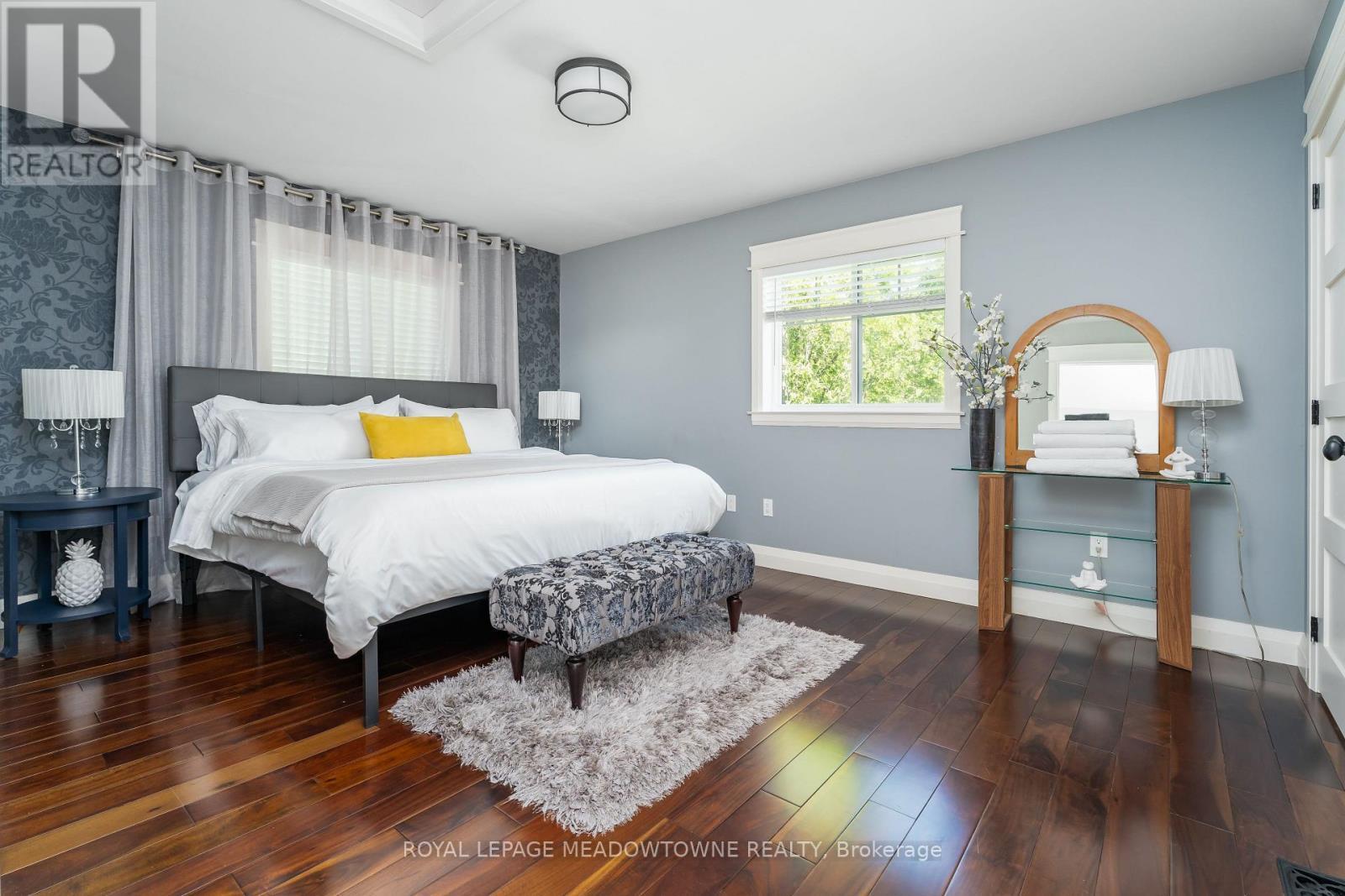 












254 MAIN STREET S

,
Halton Hills,




Ontario
L7G4S5

