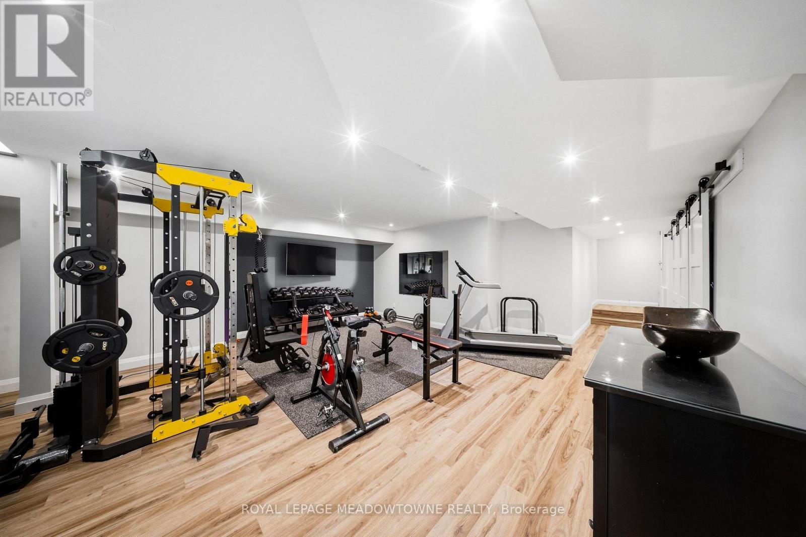 












254 MAIN STREET S

,
Halton Hills,




Ontario
L7G4S5


