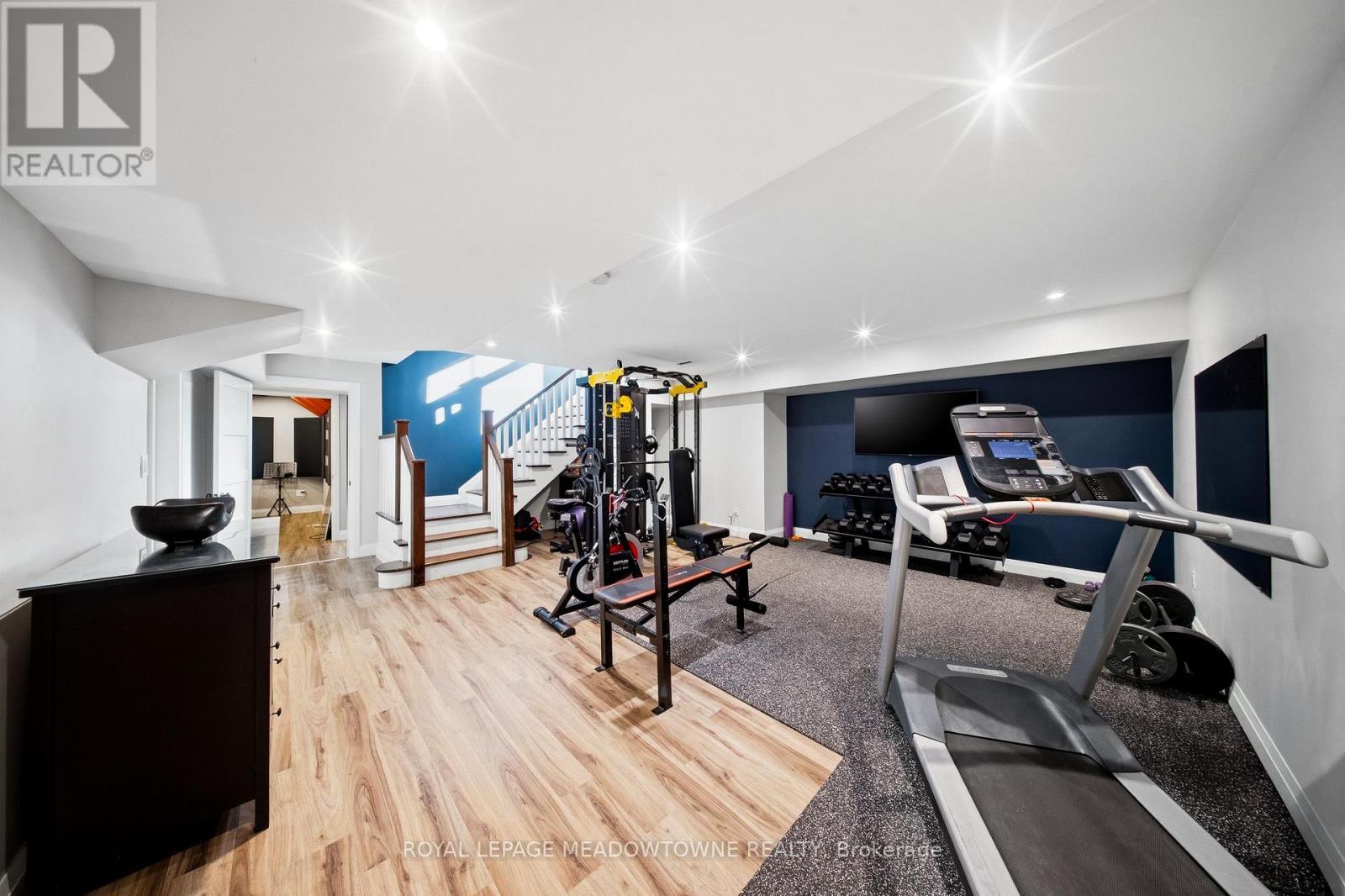 












254 MAIN STREET S

,
Halton Hills,




Ontario
L7G4S5

