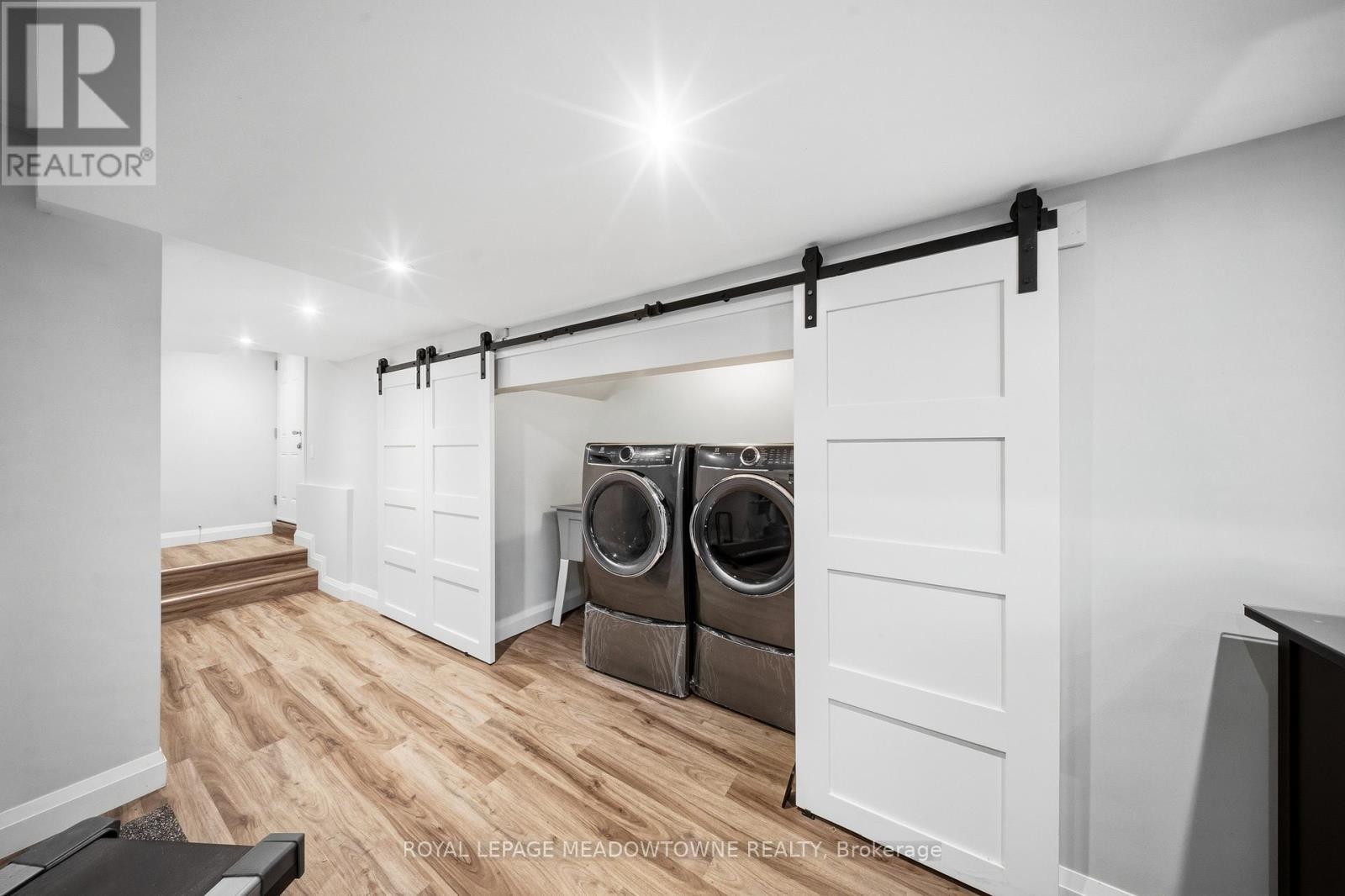 












254 MAIN STREET S

,
Halton Hills,




Ontario
L7G4S5

