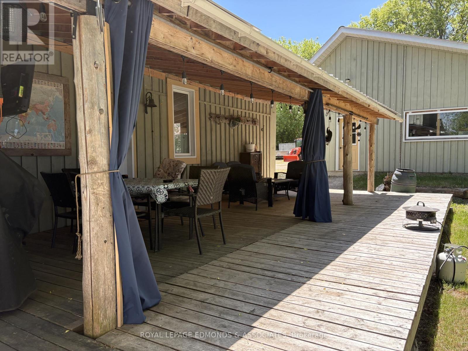 












2061 KERR LINE

,
Whitewater Region,




Ontario
K0J1V0

