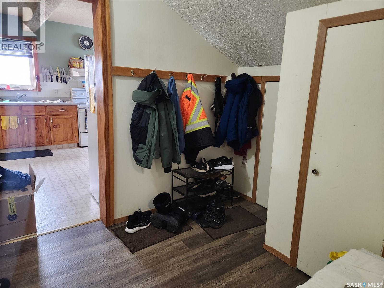 












705 Main STREET

,
Zenon Park,




Saskatchewan
S0E1W0

