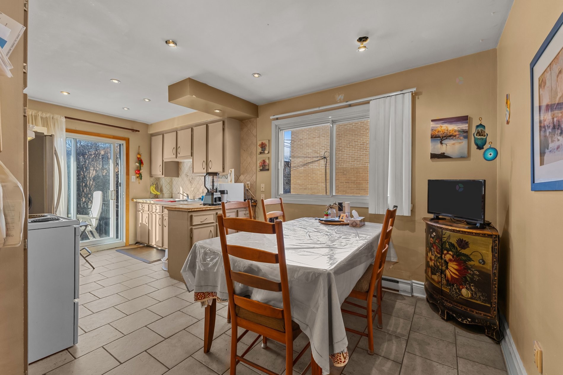 









2365

 - 2369


Rue Hufford

,
Montréal (Saint-Laurent),




QC
H4R1L3

