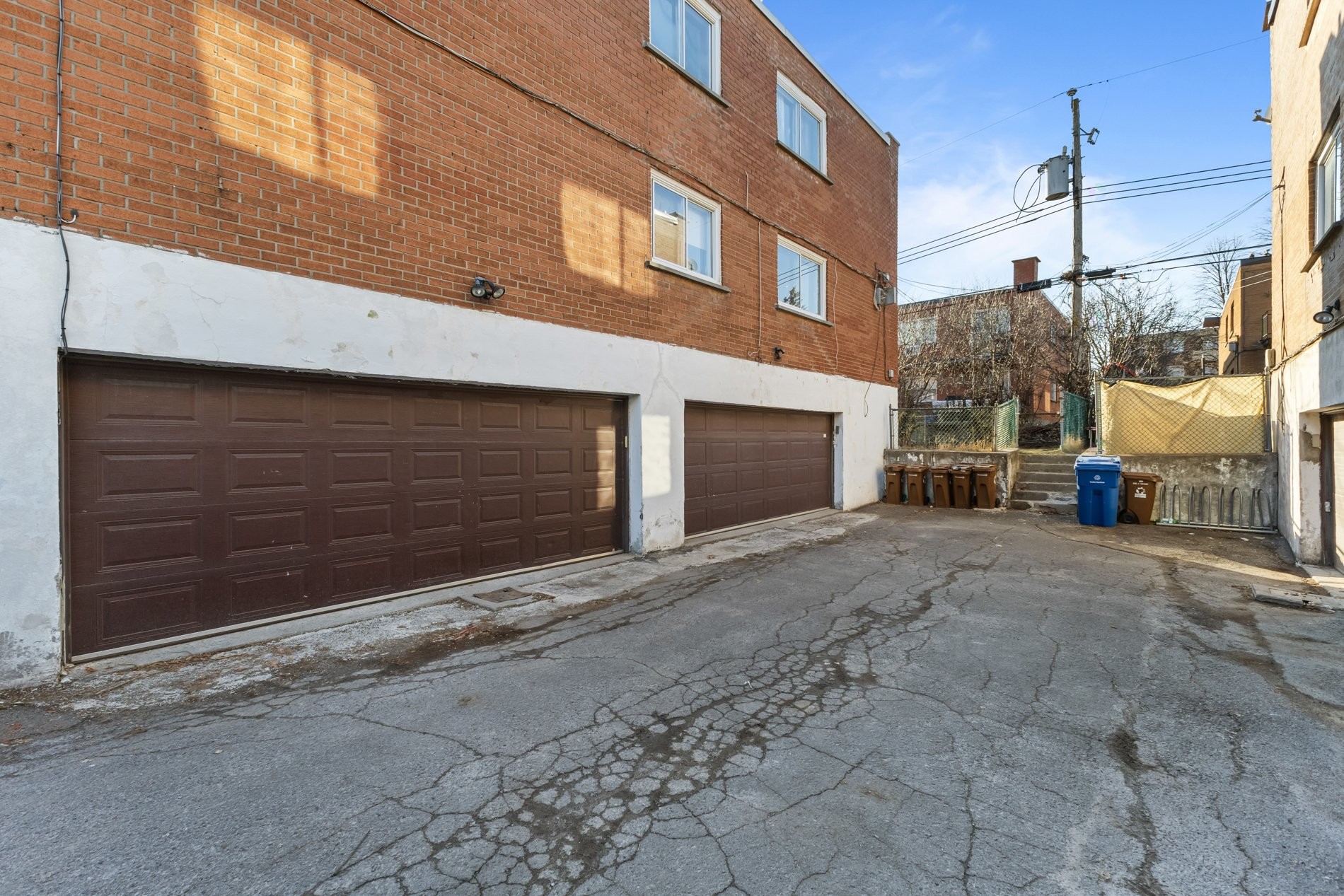 









2365

 - 2369


Rue Hufford

,
Montréal (Saint-Laurent),




QC
H4R1L3


