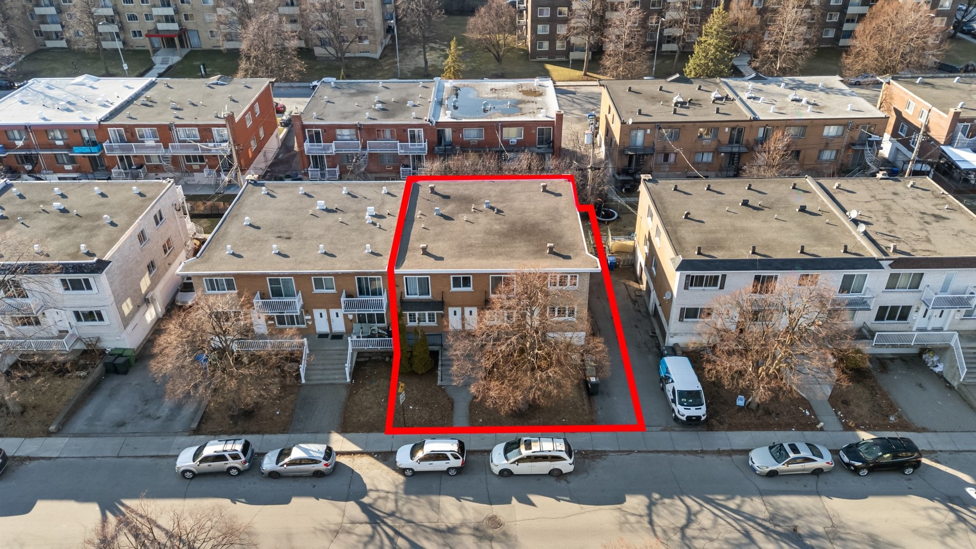 









2365

 - 2369


Rue Hufford

,
Montréal (Saint-Laurent),




QC
H4R1L3

