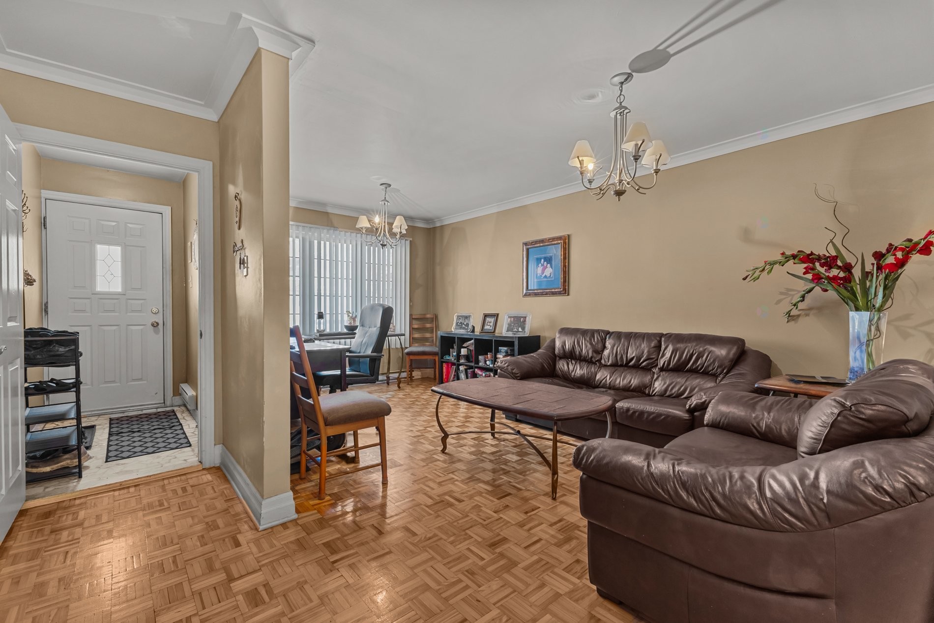 









2365

 - 2369


Rue Hufford

,
Montréal (Saint-Laurent),




QC
H4R1L3

