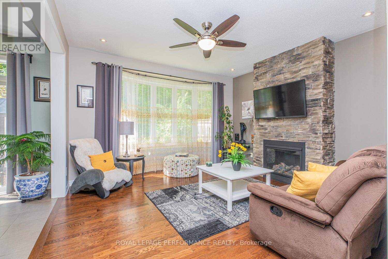 












30 SUMMITVIEW DRIVE

,
Ottawa,




Ontario
K2M2V9

