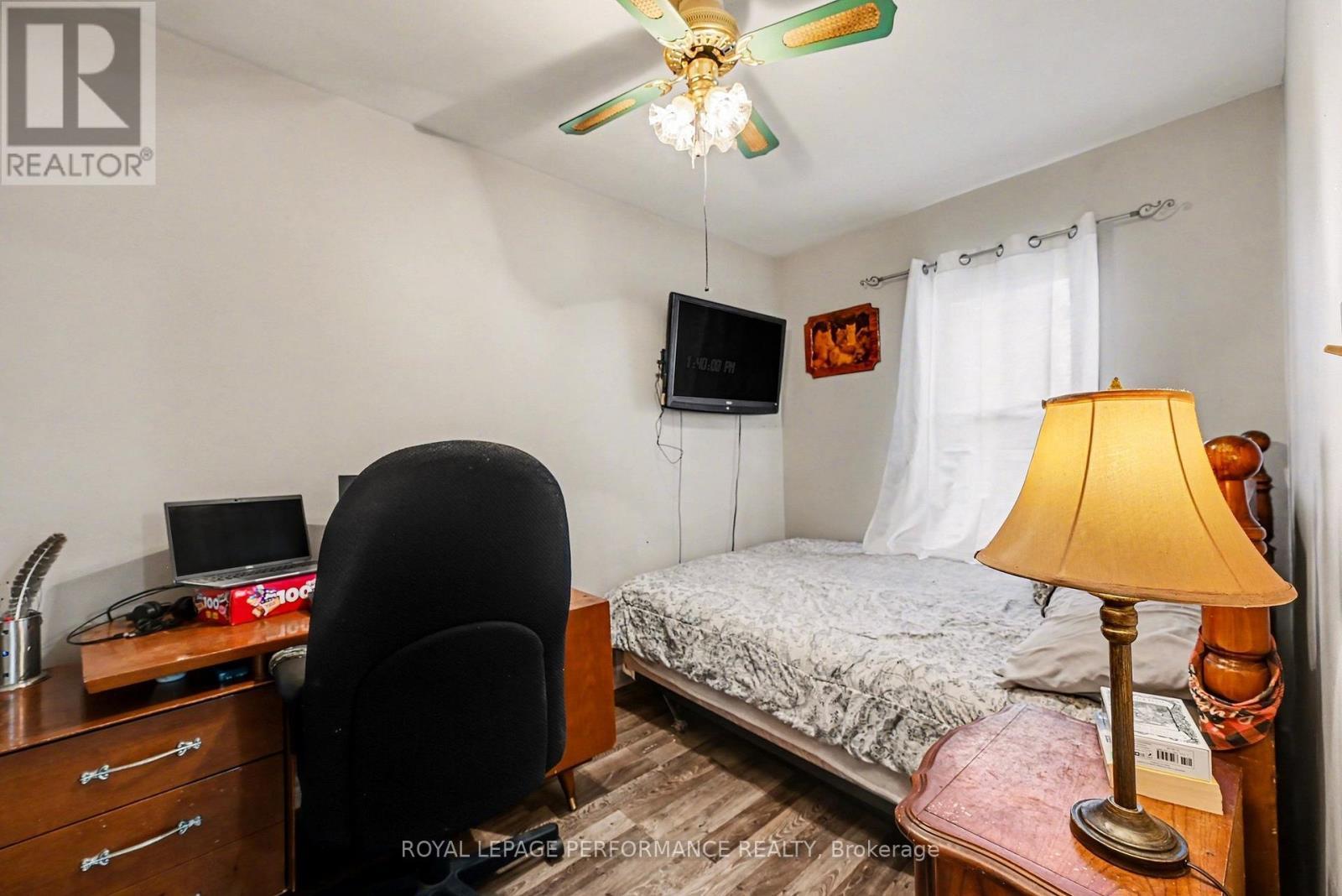 












414 GILLESPIE AVENUE

,
Cornwall,




Ontario
K6H2T5

