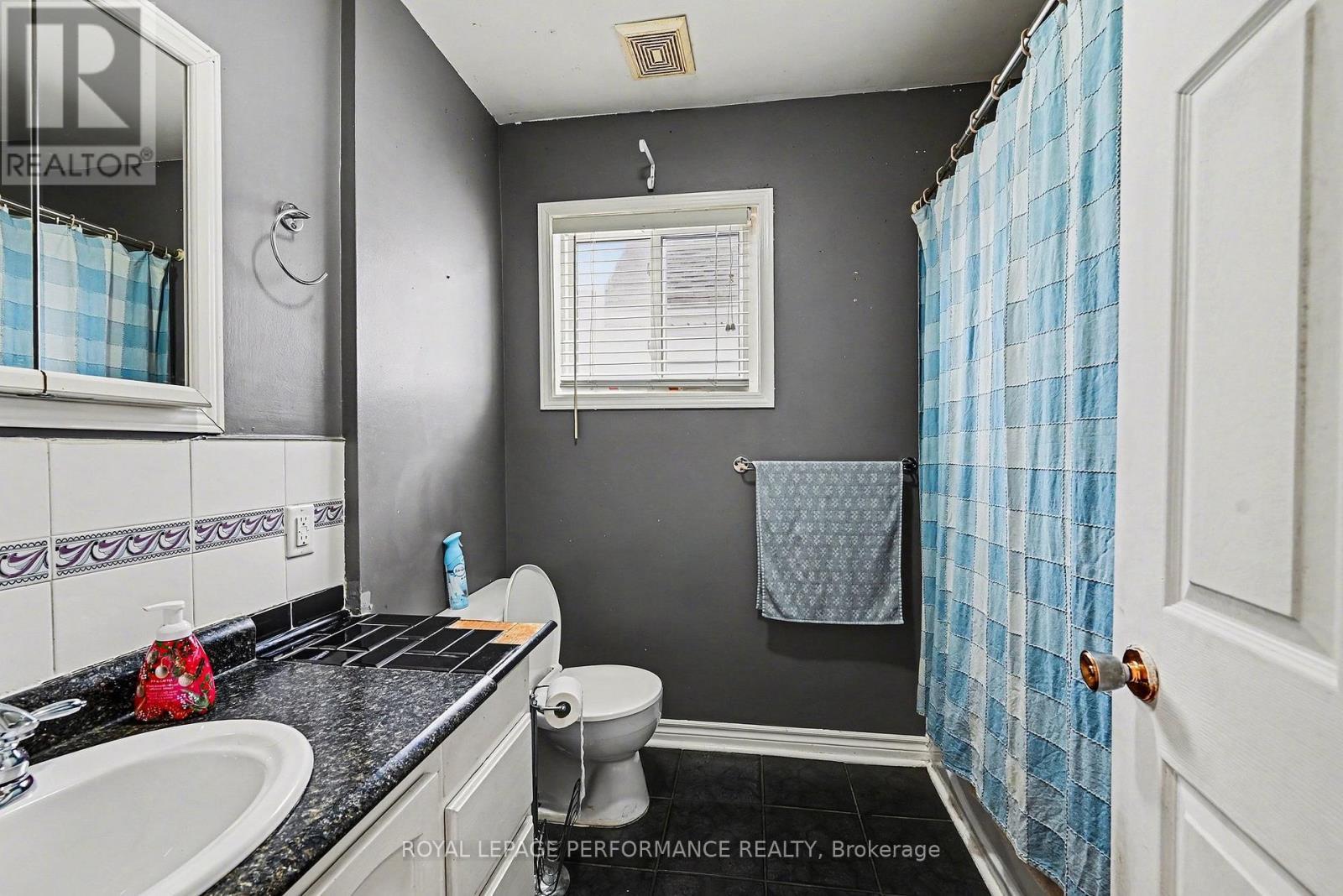 












414 GILLESPIE AVENUE

,
Cornwall,




Ontario
K6H2T5

