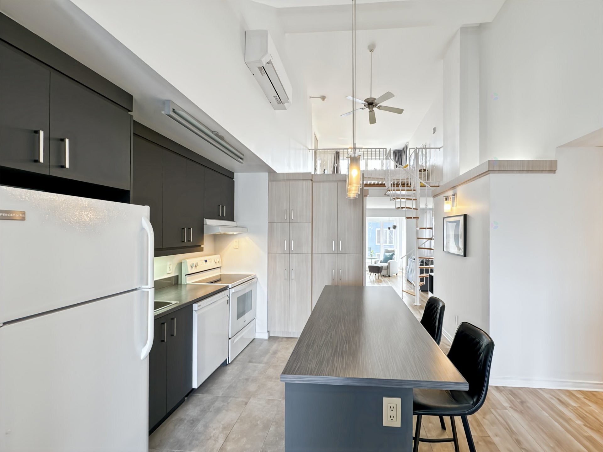 









947


Boul. Jean-Paul-Vincent

, 5,
Longueuil (Le Vieux-Longueuil),




QC
J4G1V1


