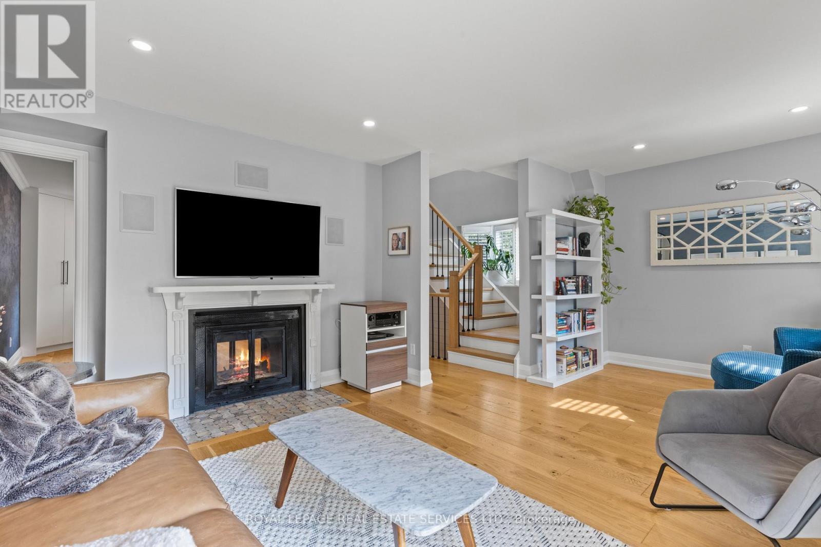 












5 - 2303 MARINE DRIVE

,
Oakville,




Ontario
L6L1C2

