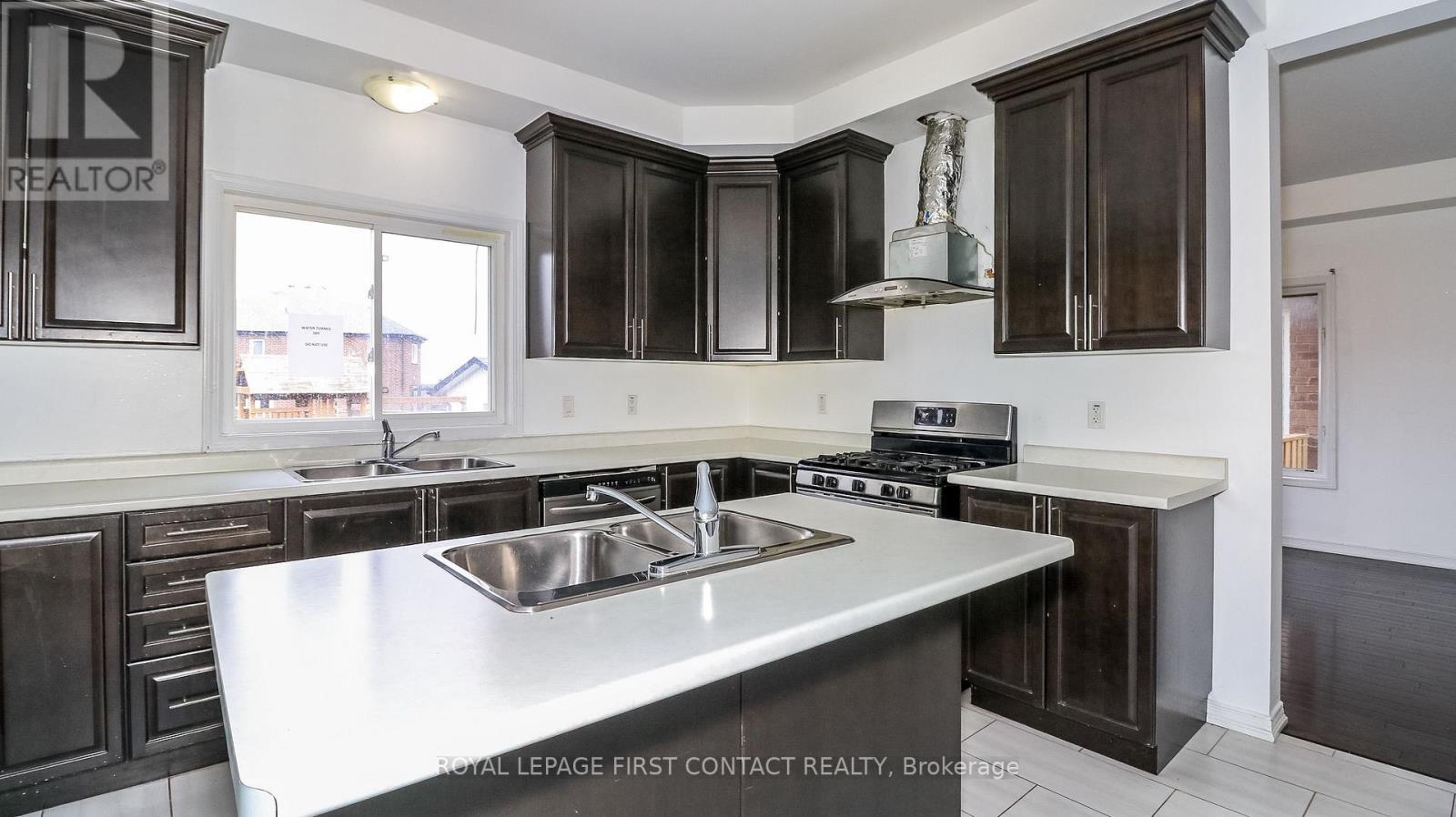 












1965 JANS BOULEVARD

,
Innisfil,




Ontario
L9S0L3

