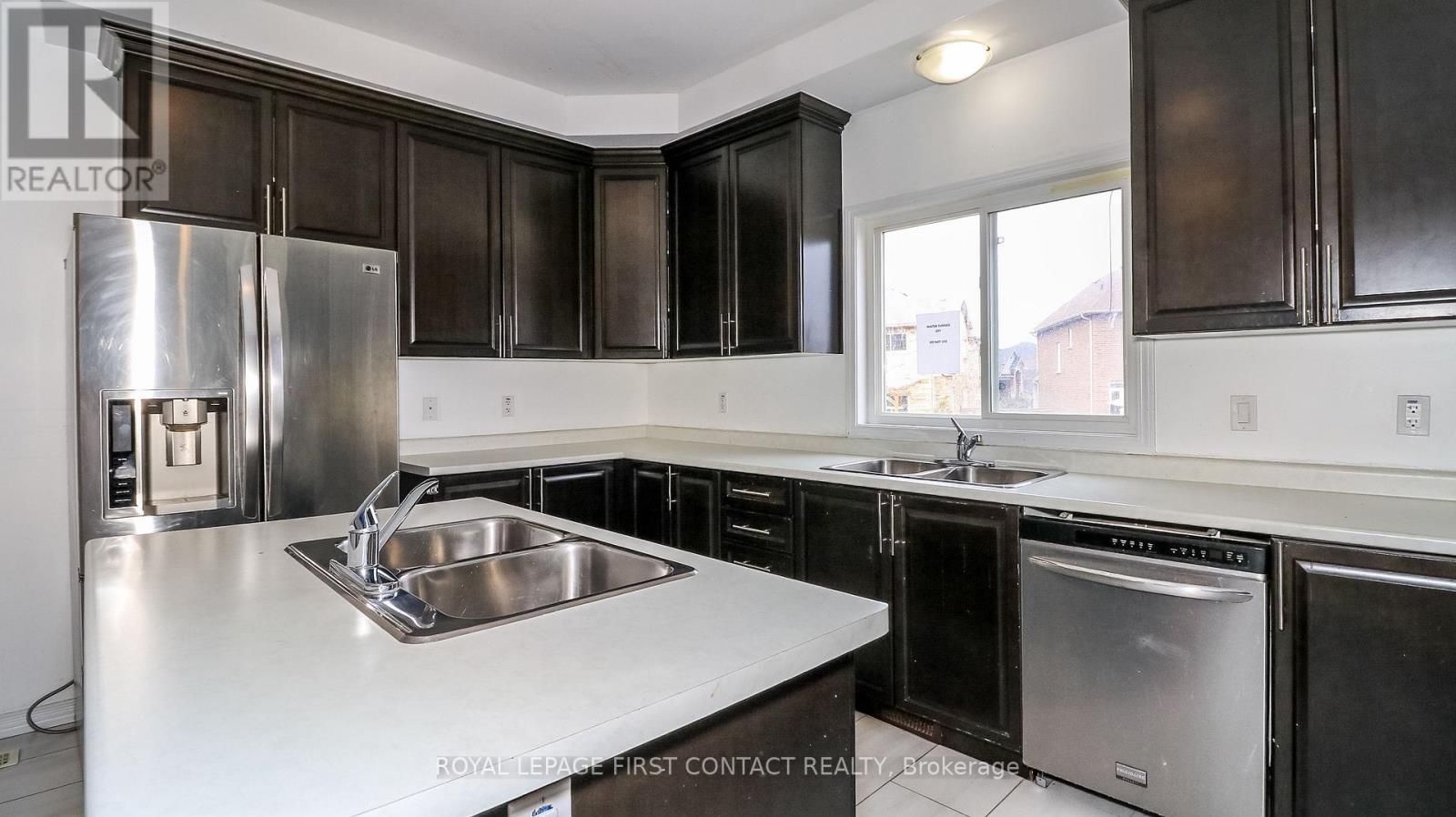 












1965 JANS BOULEVARD

,
Innisfil,




Ontario
L9S0L3

