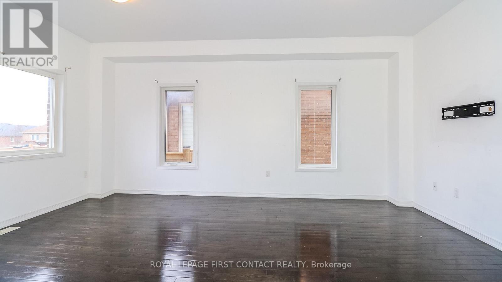 












1965 JANS BOULEVARD

,
Innisfil,




Ontario
L9S0L3

