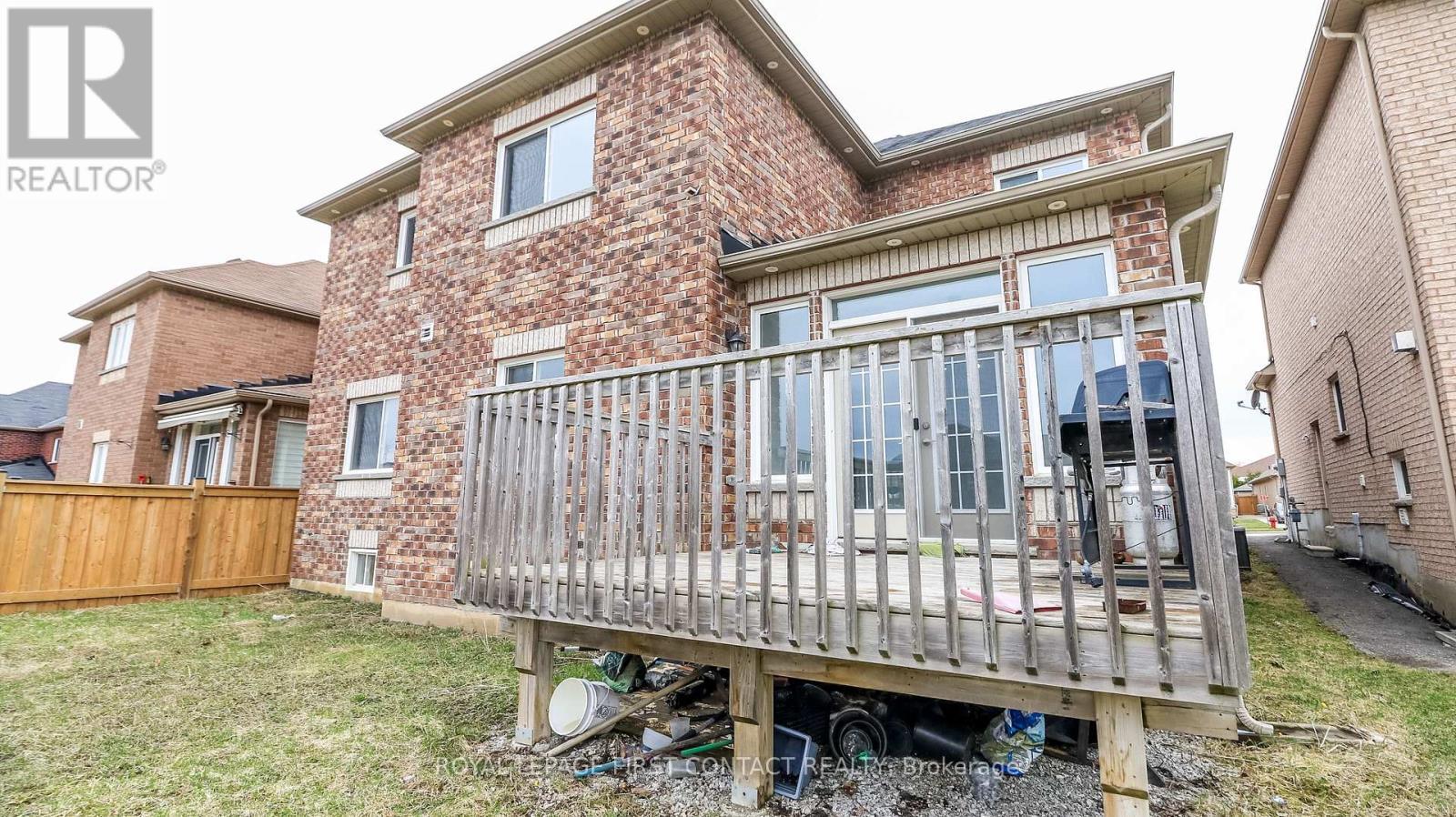 












1965 JANS BOULEVARD

,
Innisfil,




Ontario
L9S0L3


