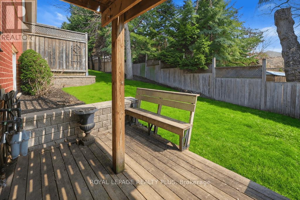 












7 - 1010 CRISTINA COURT

,
Mississauga,




Ontario
L5J4T7

