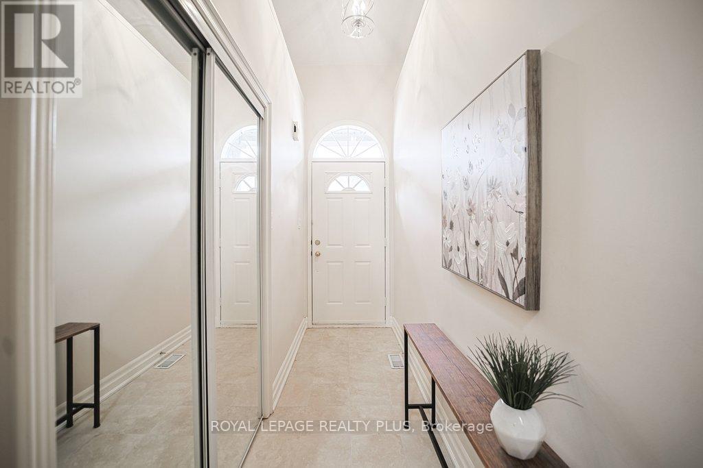 












7 - 1010 CRISTINA COURT

,
Mississauga,




Ontario
L5J4T7

