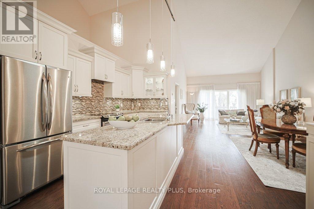 












7 - 1010 CRISTINA COURT

,
Mississauga,




Ontario
L5J4T7

