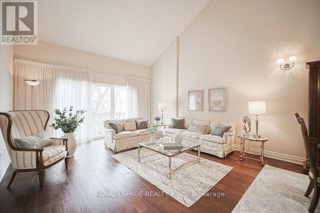 












7 - 1010 CRISTINA COURT

,
Mississauga,




Ontario
L5J4T7

