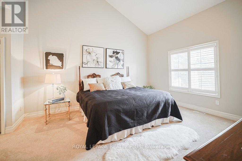 












7 - 1010 CRISTINA COURT

,
Mississauga,




Ontario
L5J4T7

